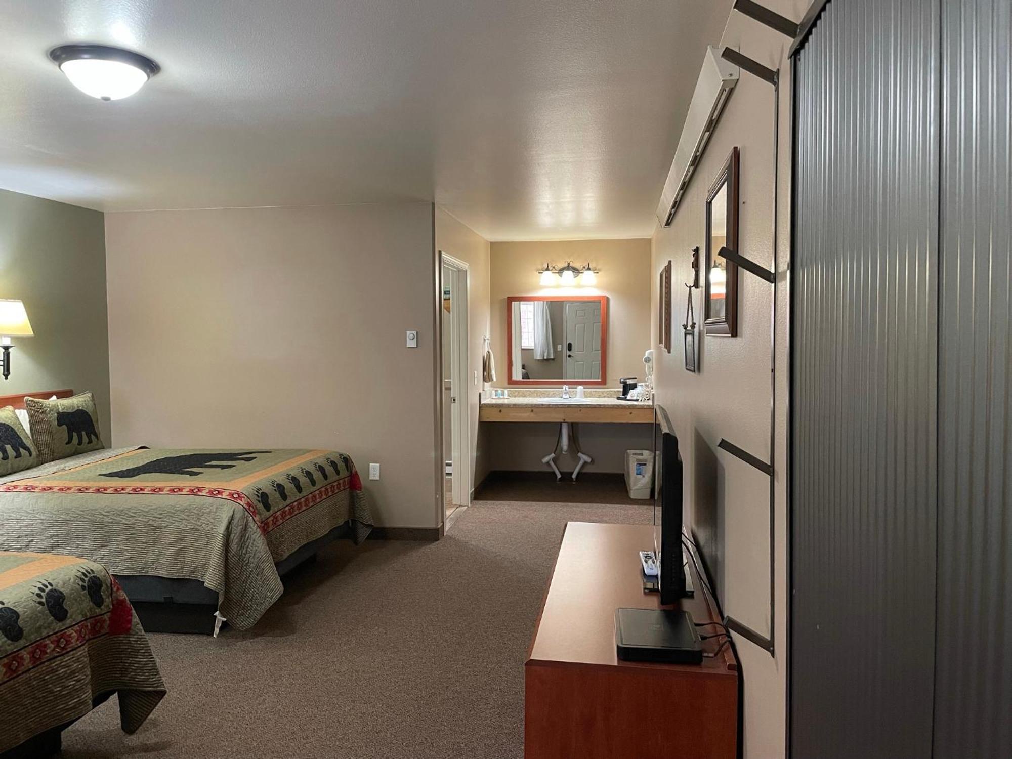 Antlers Lodge Cooke City Room photo